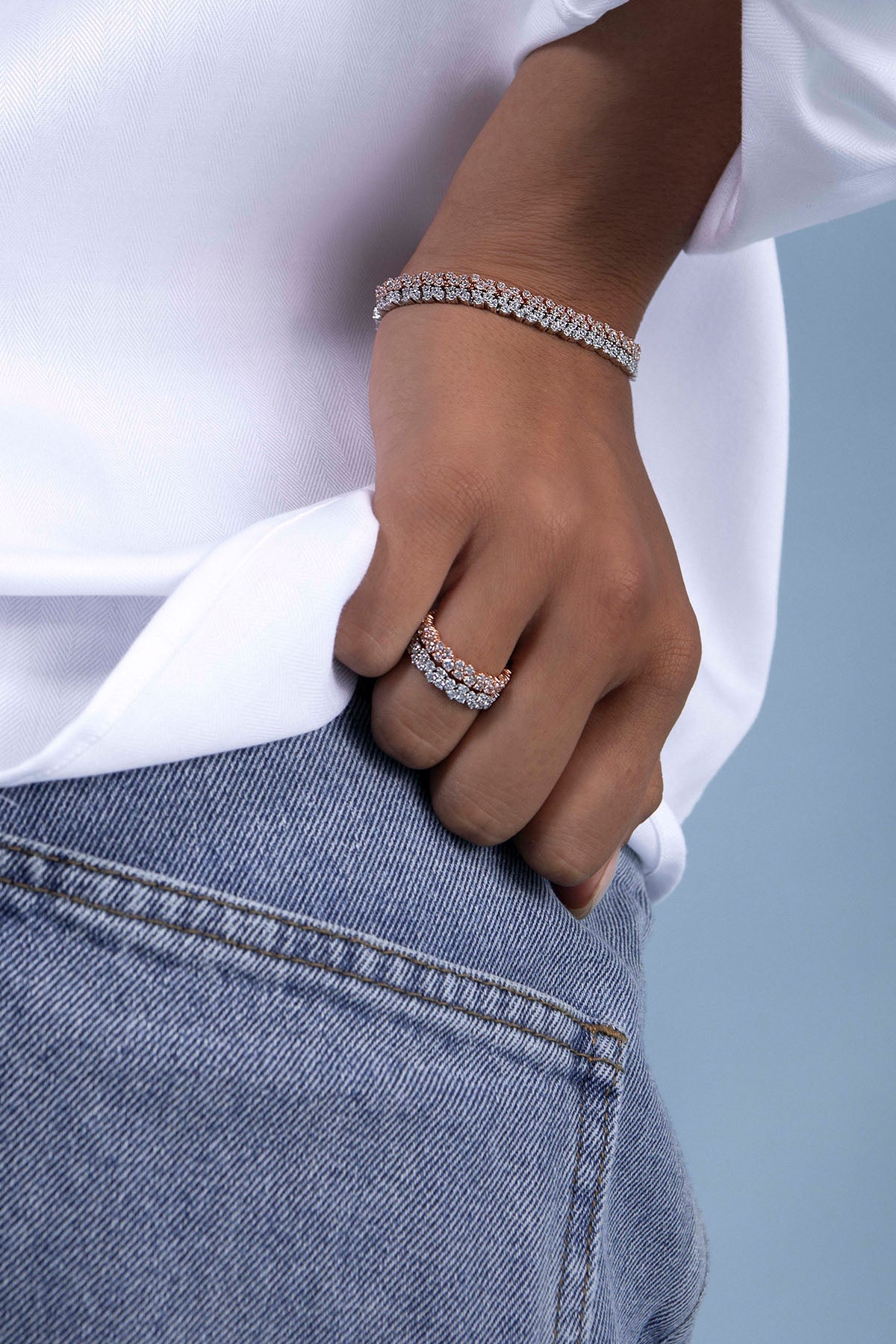 Rings APM Monaco: floral pavé rings in silver-tone metal with clear crystals.