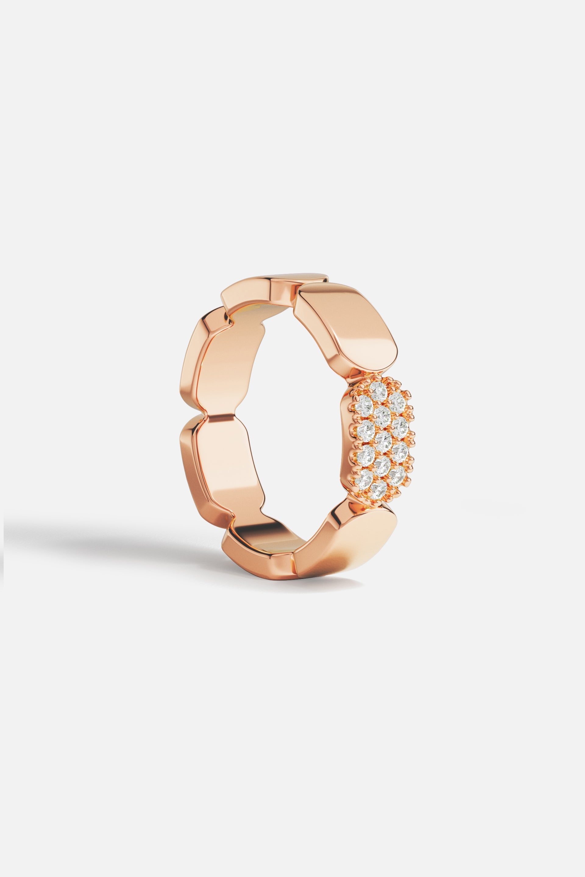 Rings APM Monaco dainty rose gold ring with small diamonds.