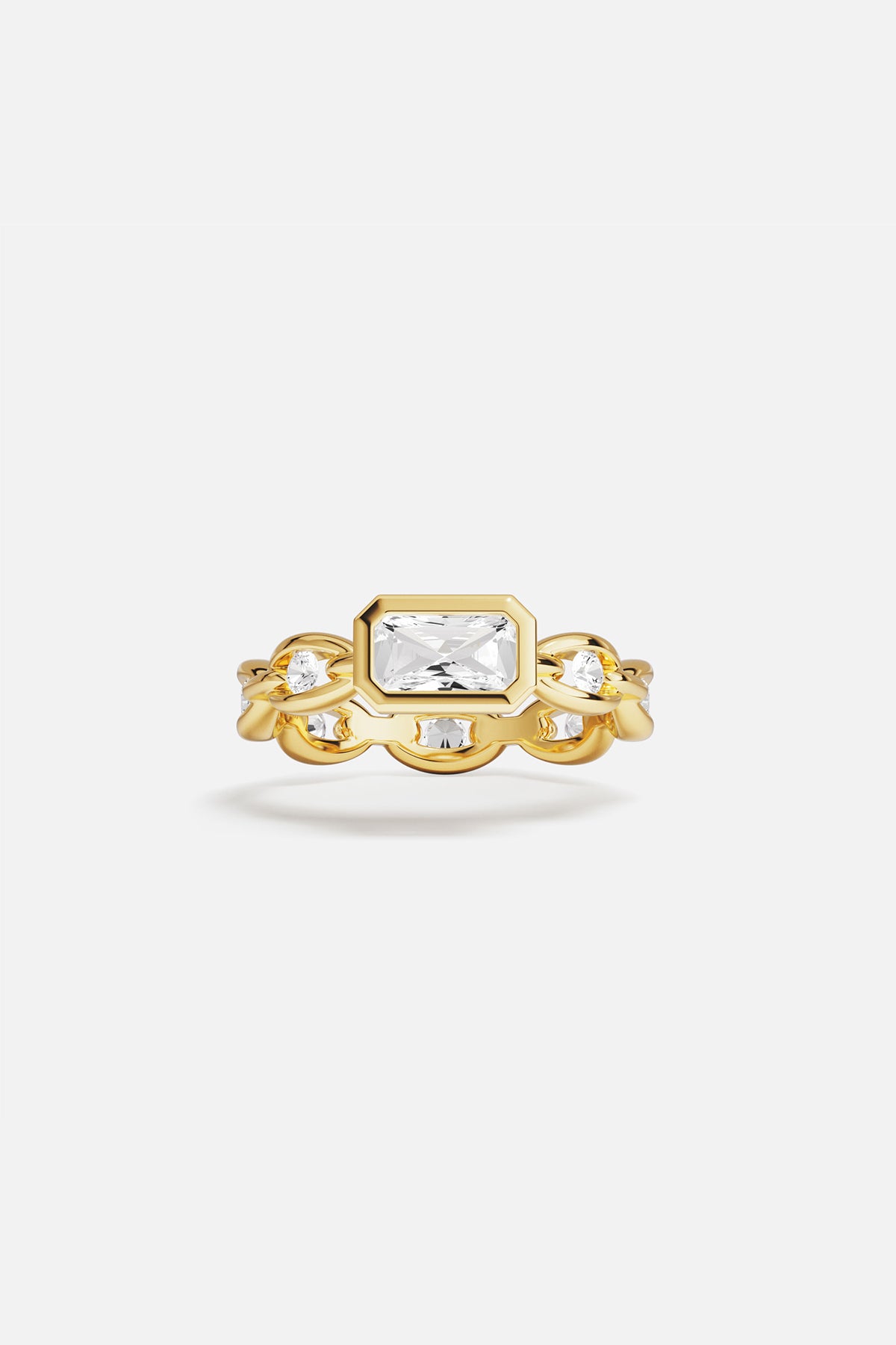 APM Ring in golden hue, a bold chain link with radiant sparkle.