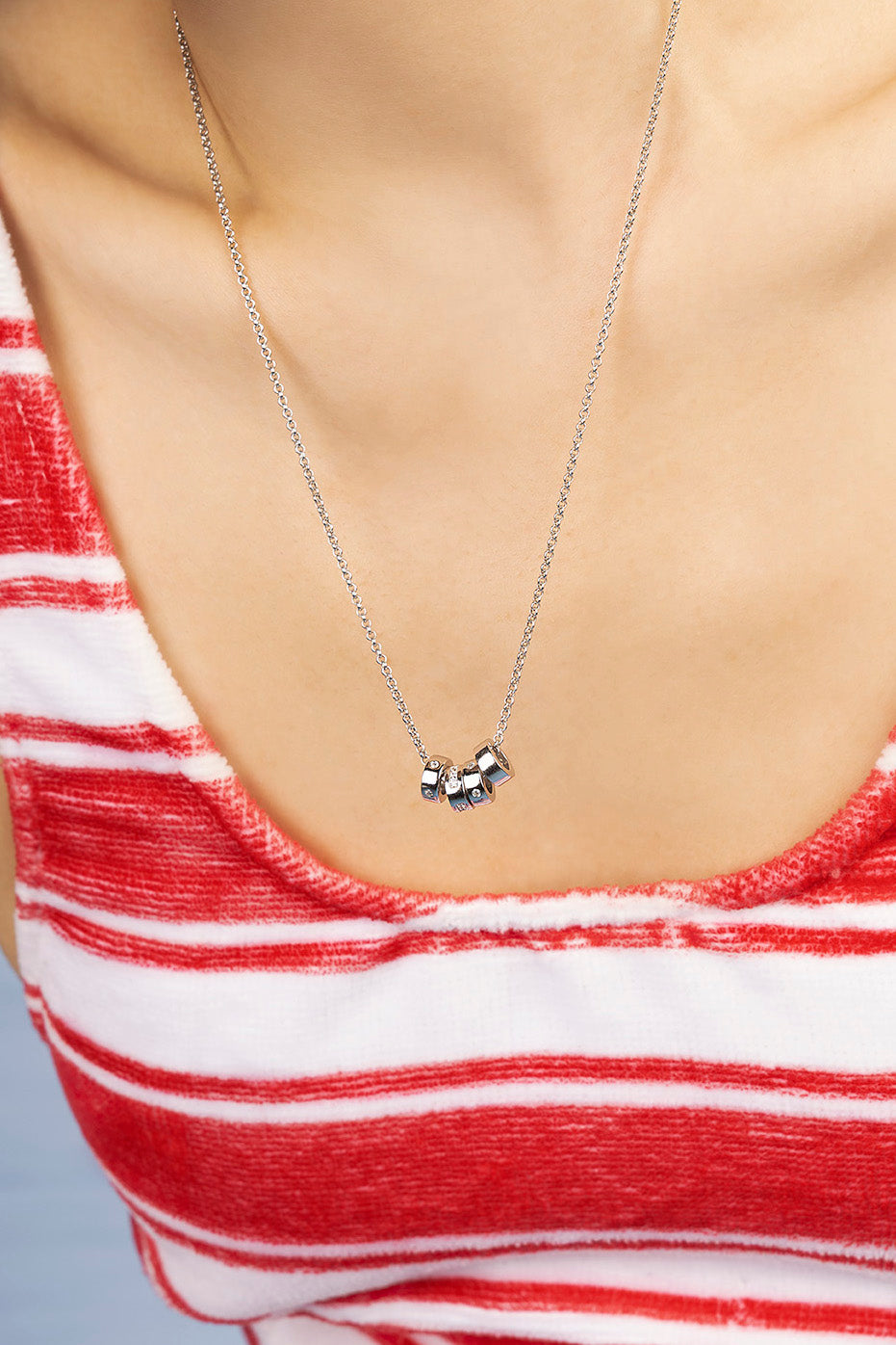 02-WC7818OX-APM-Monaco-LOVE-Necklace