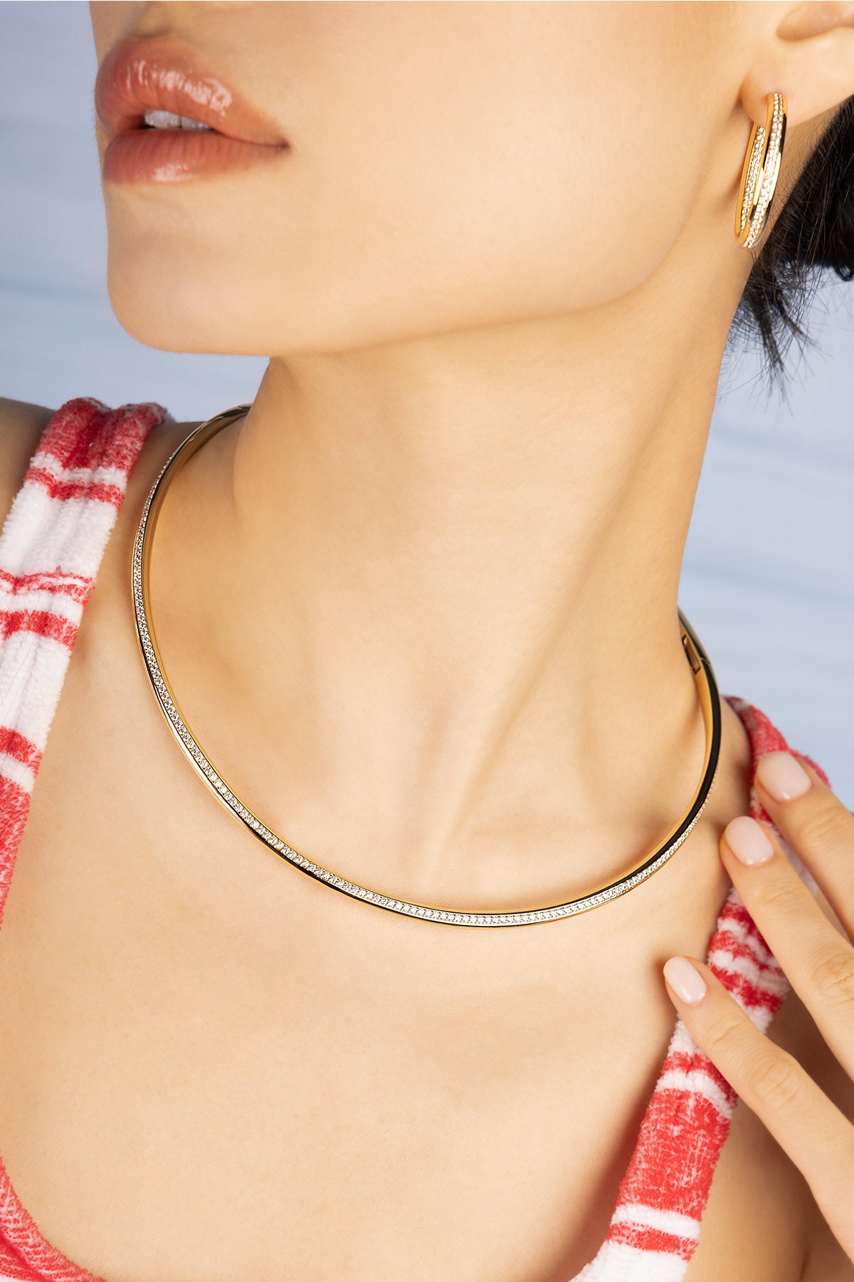 02-YC8478OX-APM-Monaco-Necklace-Worn