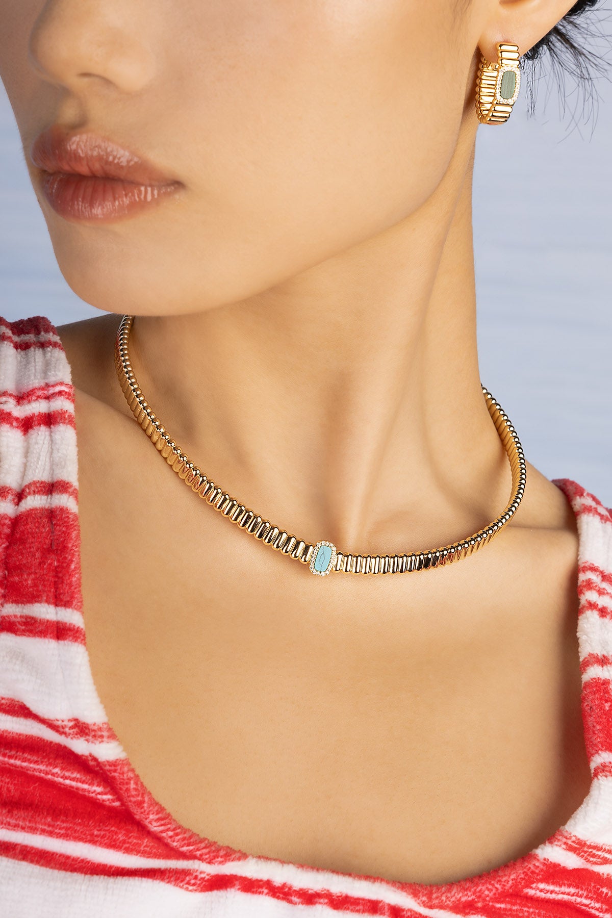 02-YC8490XTU-APM-Monaco-Les-Calanques-Necklace-Worn