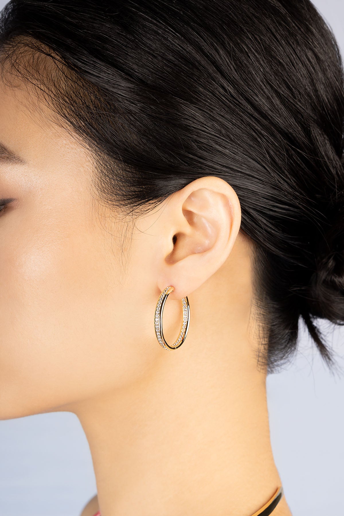 02-YE16891OX-APM-Monaco-Riviera-Earrings-Worn