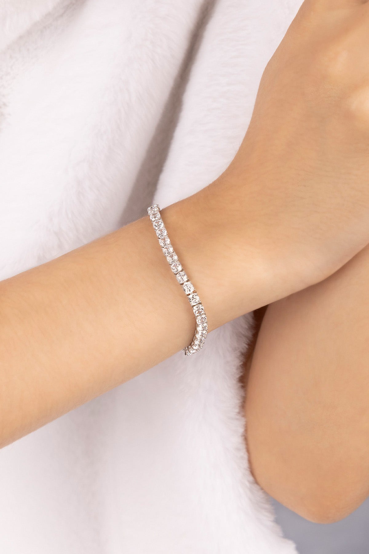 【APM Monaco 】シルバーパール エレガントブレスレット 925ss APM Monaco 】シルバーパール エレガントブレスレット 925ss Bracelets