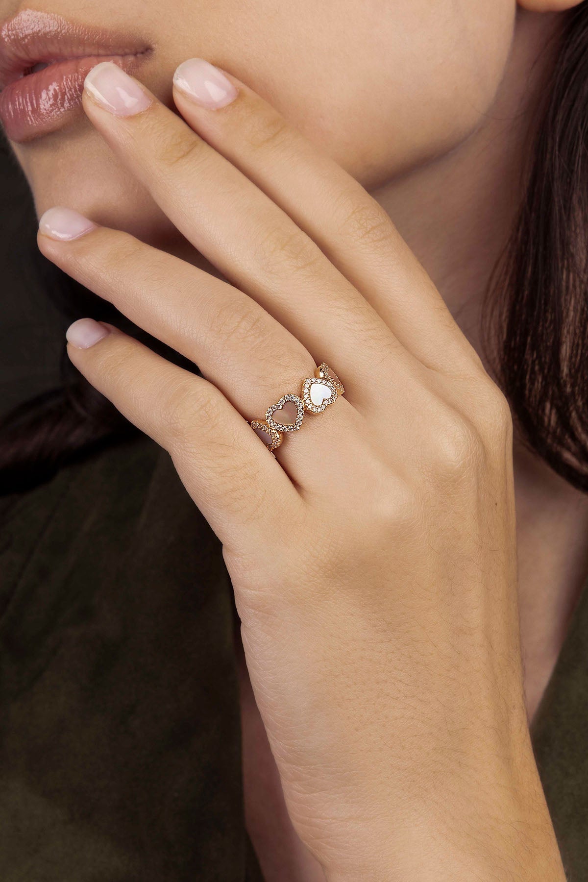 パヴェ ピンクマザーオブパール フルハート リング | APM Monaco