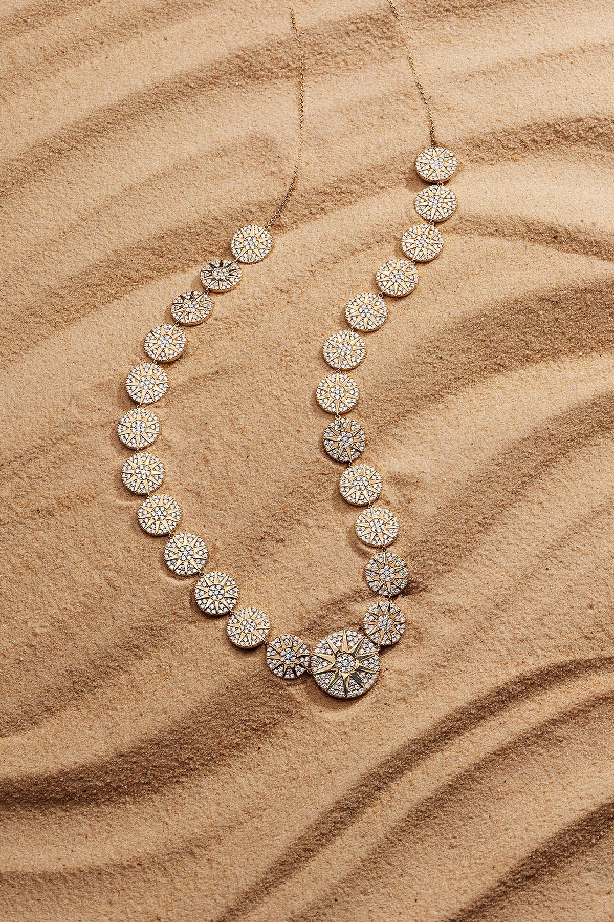 Necklaces APM Monaco, Yellow Gold Soleil adjustable necklace with a simple chain.